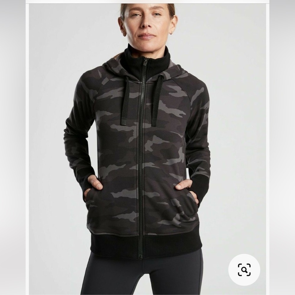 Athleta Truimph Animal Print Zip Front Hoodie. Size S. D/4/A1215